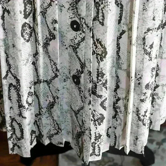 Laundry by Shelli Segal Size M midi white/snake print pleated skirt - Picture 5 of 12